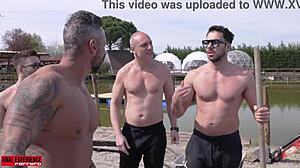 Wow! Betty Berpayudara Besar Digangbang Pekerja, DAP Fisting 5 Lawan 1. Aksi Gaping Kasar Menanti!