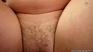 Milf aux gros seins strap-on pour la première fois Krissy Lynn dans la belle-mère pécheresse