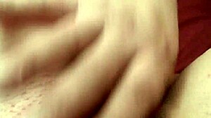 Laura, vuoi scatenarti con tuo marito che guarda?