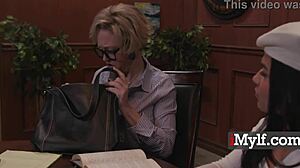 Wow! Busty tutorer dominerer frustreret ung 18+ elev hårdt