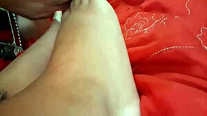 i lick the feet of my goddess in this amateur usa fetish video