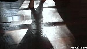 Lana Rhoades zavodi dečka dubokim grlom. Erotica X snima sve.