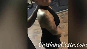 ninfetinha quer mamar na pica e foder de quatro