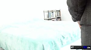 เธอจับได้ที่เธอแอบดูช่วงส่วนตัวของเธอหรือเปล่า?