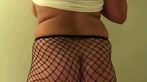 real wife emma shakes her thick ass and masturbates in lingerie