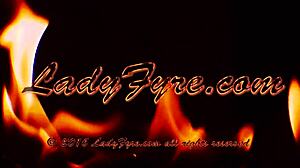 อัดครีมพายสำหรับน้องสาวผมแดงสูบบุหรี่ในเกมห้าม