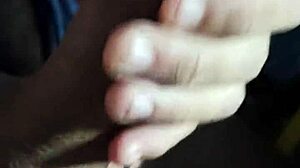 Alisando a pika e te provocando com emo��es intensas.