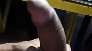 Alisando a pika e te provocando com emo��es intensas.