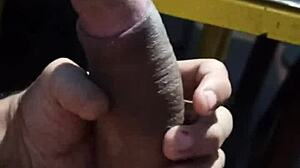 Alisando a pika e te provocando com emo��es intensas.