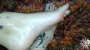 i pour oil on my feet and jerk you off