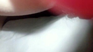 Vecina Desi mă lasă să-i fut gaura strânsă!