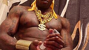 עובדים זין ענק בי בי סי מלכותי בשכונה, הללויה! 😍