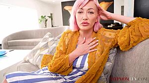 Vau, Adira Alluren luonnolliset tissit houkuttelevat poikapuolen villiin isoon kyrvään!