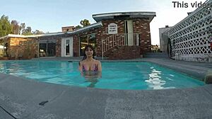 scarlett johnson givin blowjob by the pool left side