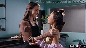 Verdorie! Lesbische tiener Hazel Moore heeft hete Latina seks op werk!