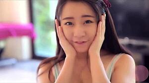 ストッキングが水に濡れたら可愛い子と何が起こる？