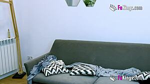 Boşanmış Brezilyalı anne komşuyu beceriyor, çok vahşi! 🔥