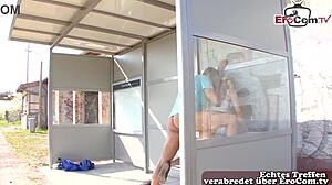 Nyilvános szex a pályaudvaron sovány szőke német kurvával