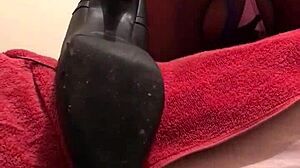 Big Sexy Ass Tranny Rocks Lingerie in Steamy Display!