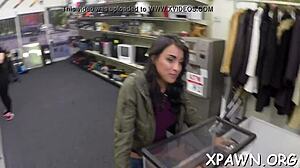 Amateur Spreads Wide for a Sloppy Hardcore Session with Rough Cock Action