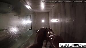 Sexy Jezebelle Bond Masturbates in Bath