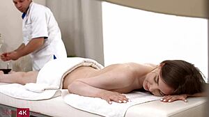 Alice XO Adolescentă Slabă Creampied - Slim4K