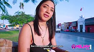 Gospod, je to resnično TV kasting? Nicki Power odpre ritko na ulici