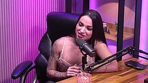 モニーク・ベルトリーニ、ホットなカリフォルニアのTVモデルについて語る 😍