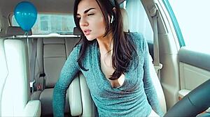 今夜車の中で精液垂れるの見たい？