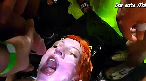 Alman sürtük bukkake yüzüne sırılsıklam oluyor!