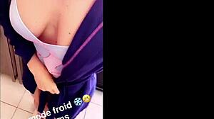 Milf babe flashes nude outdoors