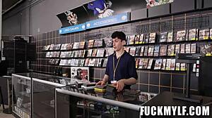 لحظات فائتة مع سارة عربية، نيك ستروكس، ودانيال شار.