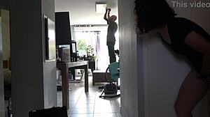 Dazzlingfacegirl elektrikçiyi sikiyor, tam 42 dakikalık video