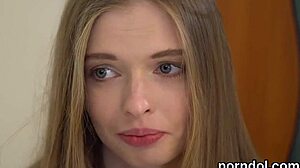 ¡Wow! Chica linda monta duro a profesor mayor