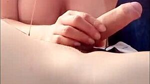 Sesso orale intenso con un ragazzo alle prime armi, solo succhiare!