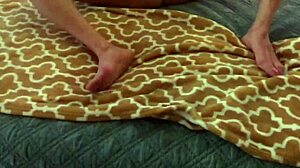 줄리 러브가 큰 블랙 자지 받는 야생 인터레이셜 그룹