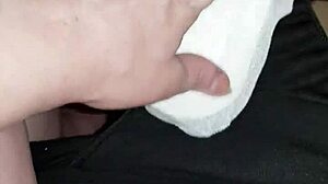 Pipi et serviette web chat session