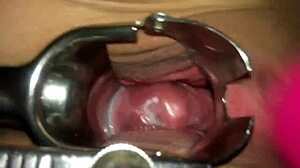 Den kuken blir hard og kommer dypt i fitta mi nå.