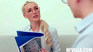 Емоционална отчаяна да впечатли: Charlie Dean и Lovita Fate на интервю