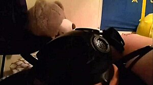 i'm a fat bbw masked and screaming with bubbles