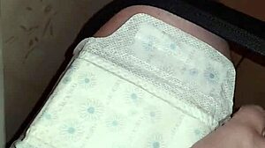 Pipi et serviette web chat session