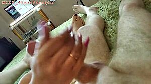 艾米，火辣熟女，用熟练嘴侍奉弹跳鸡巴！🔥