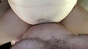 Hej, vill du se min gravida mage och stora bröst efter hårt fusk med Milky Mari?