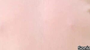 สาวใหญ่ชาวอังกฤษนอกใจ Sonia โชว์นมโตในชุดชั้นใน