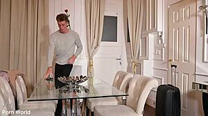 Bella principessa Alice perforata in tutti i buchi dal cazzo enorme del vicino