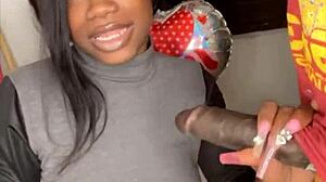 Stedmor tager 11-tommer BBC til fødselsdag højlydt