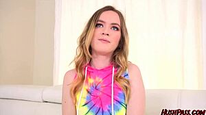 Тийнейджърка 18+ Хестия Мей смело се справя с огромен кур в POV дебют!