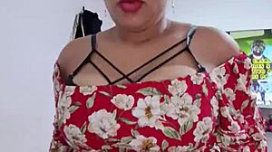 शर्मीली वेनेजुएलन नई लड़की अपने बड़े ऐसेट्स दिखाती है