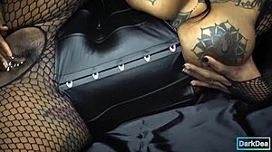 the kinky queen dark dea in hot creaming pussy