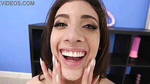 مبللة جداً مهرجان بير مع إميلي بينك لكم ورذاذ